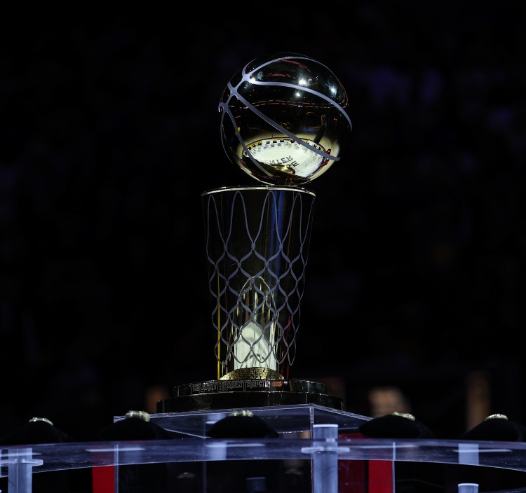 赛事预测-吧友们认为 目前联盟里哪支球队最有冠军相？